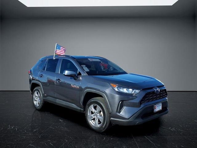Used 2022 Toyota RAV4 LE AWD/4WD image 5