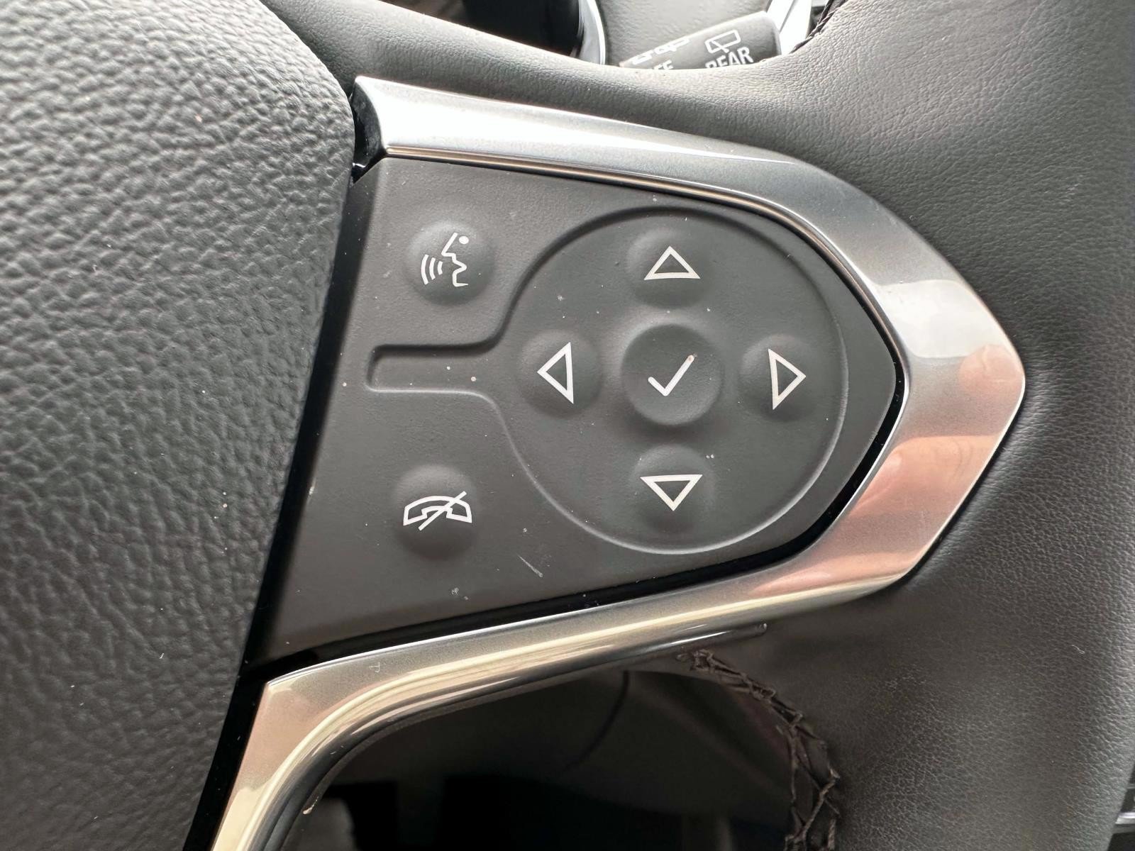 Used 2023 Chevrolet Traverse RS AWD/4WD image 18