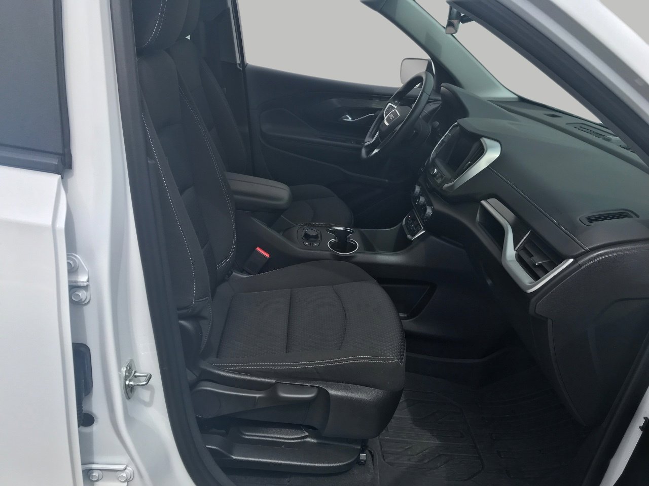 Certified 2024 GMC Terrain SLE w/ Driver Convenience Package AWD/4WD image 34