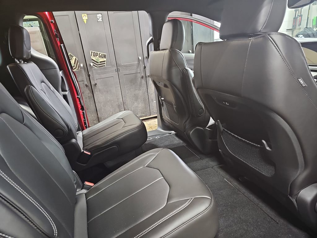 New 2026 Chrysler Pacifica Select image 11