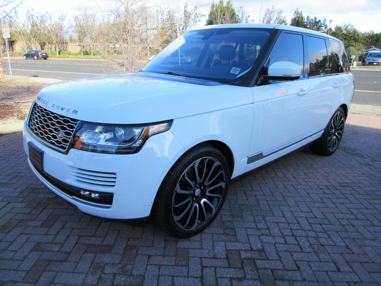 Used 2017 Land Rover Range Rover Supercharged AWD/4WD image 1