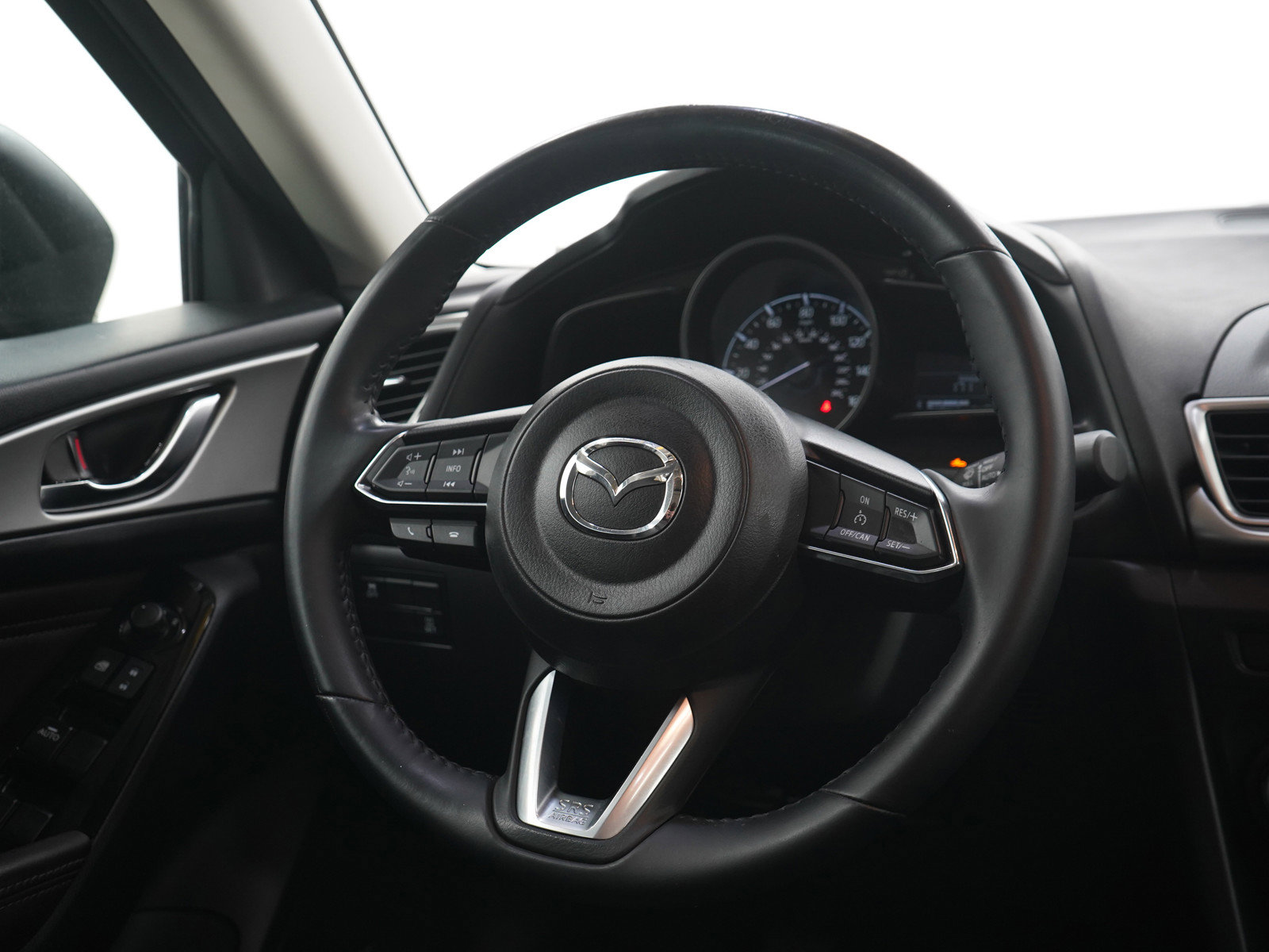 Used 2017 MAZDA MAZDA3 Touring w/ Popular Equipment Package FWD image 14