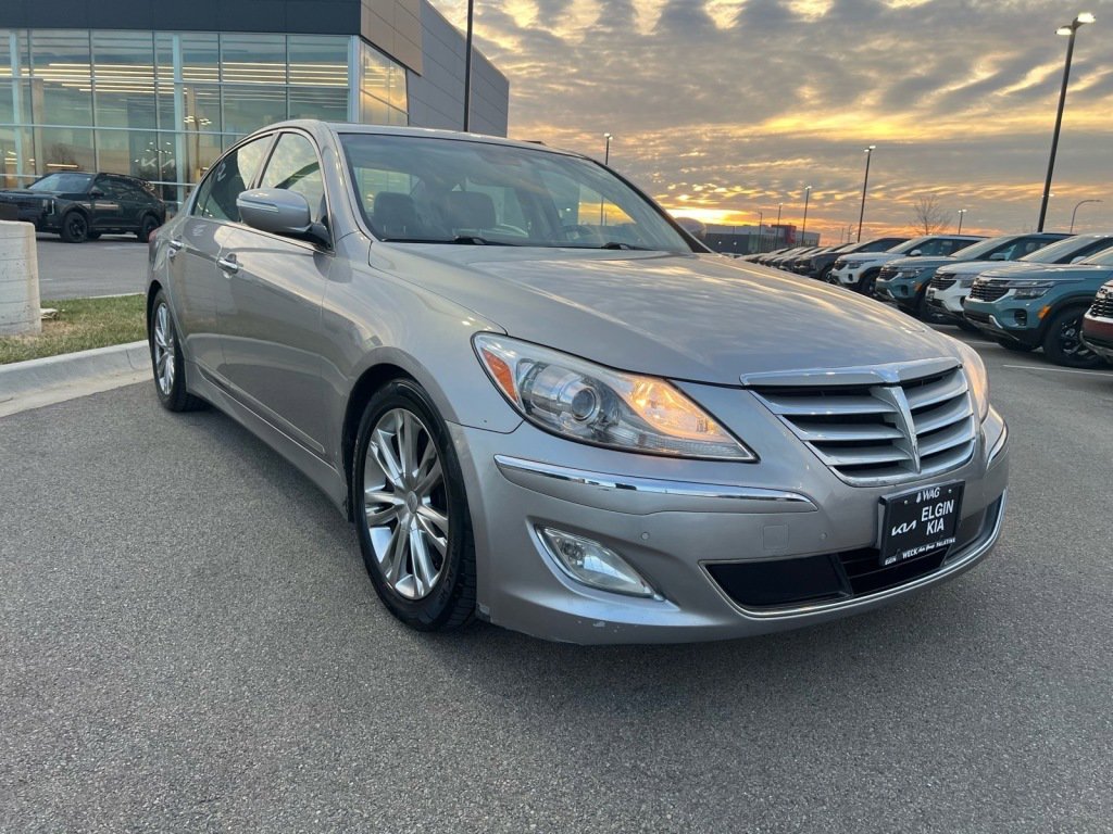 Used 2012 Hyundai Genesis 4.6 image 1