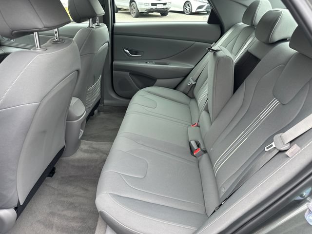 Used 2025 Hyundai Elantra SEL FWD image 18