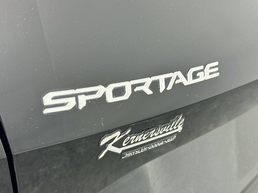 Used 2025 Kia Sportage EX w/ Premium Package FWD image 28