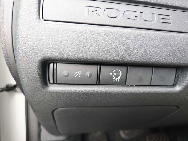 Used 2023 Nissan Rogue S image 25