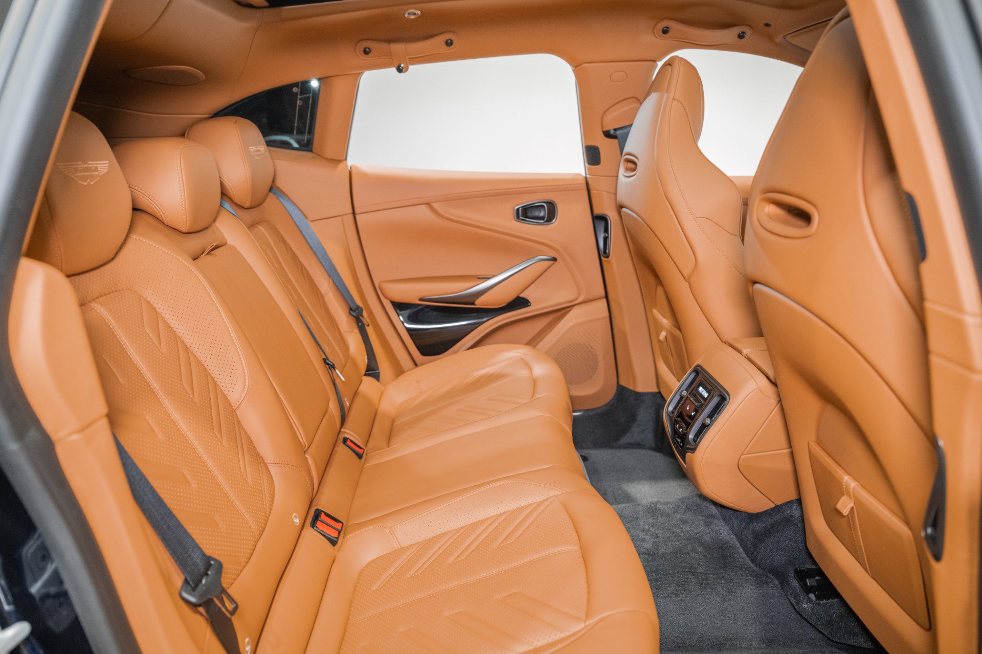 New 2026 Aston Martin DBX S image 17