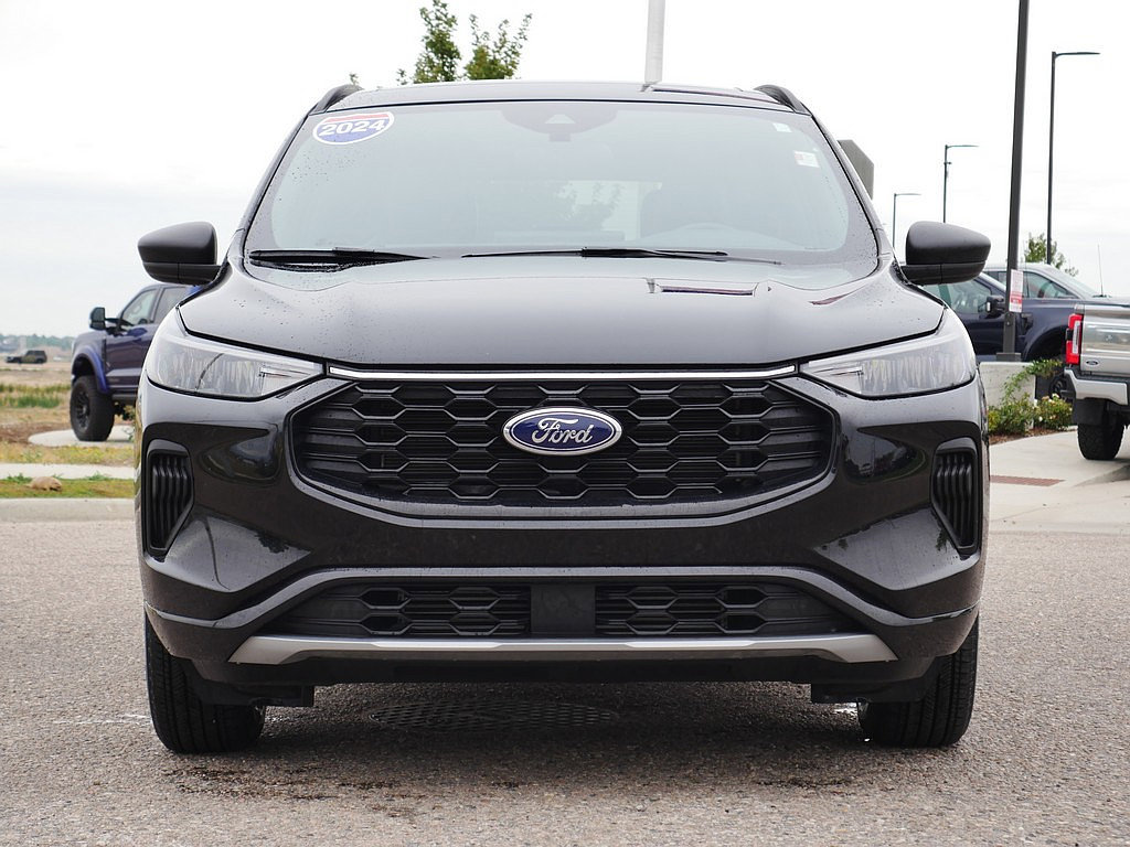 Used 2024 Ford Escape ST-Line w/ Tech Pack #1 AWD/4WD image 9