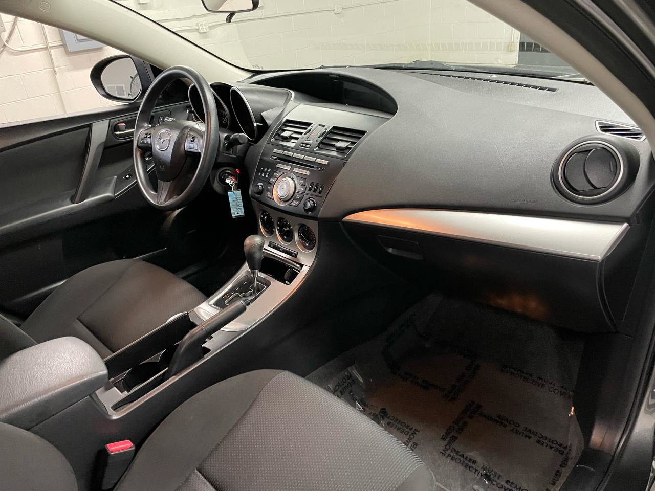 Used 2011 MAZDA MAZDA3 i Touring FWD image 17