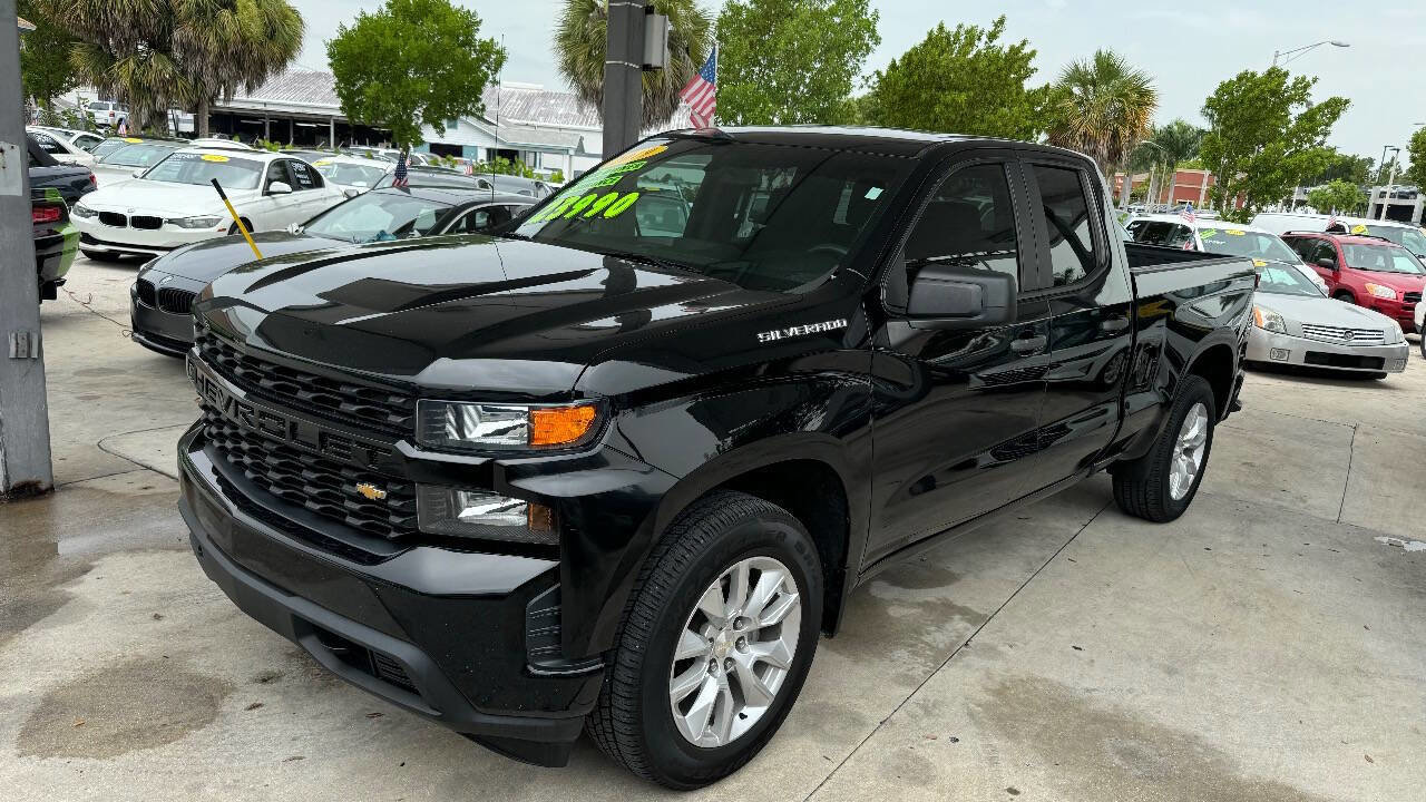 Used 2019 Chevrolet Silverado 1500 Custom w/ Custom Convenience Package image 1