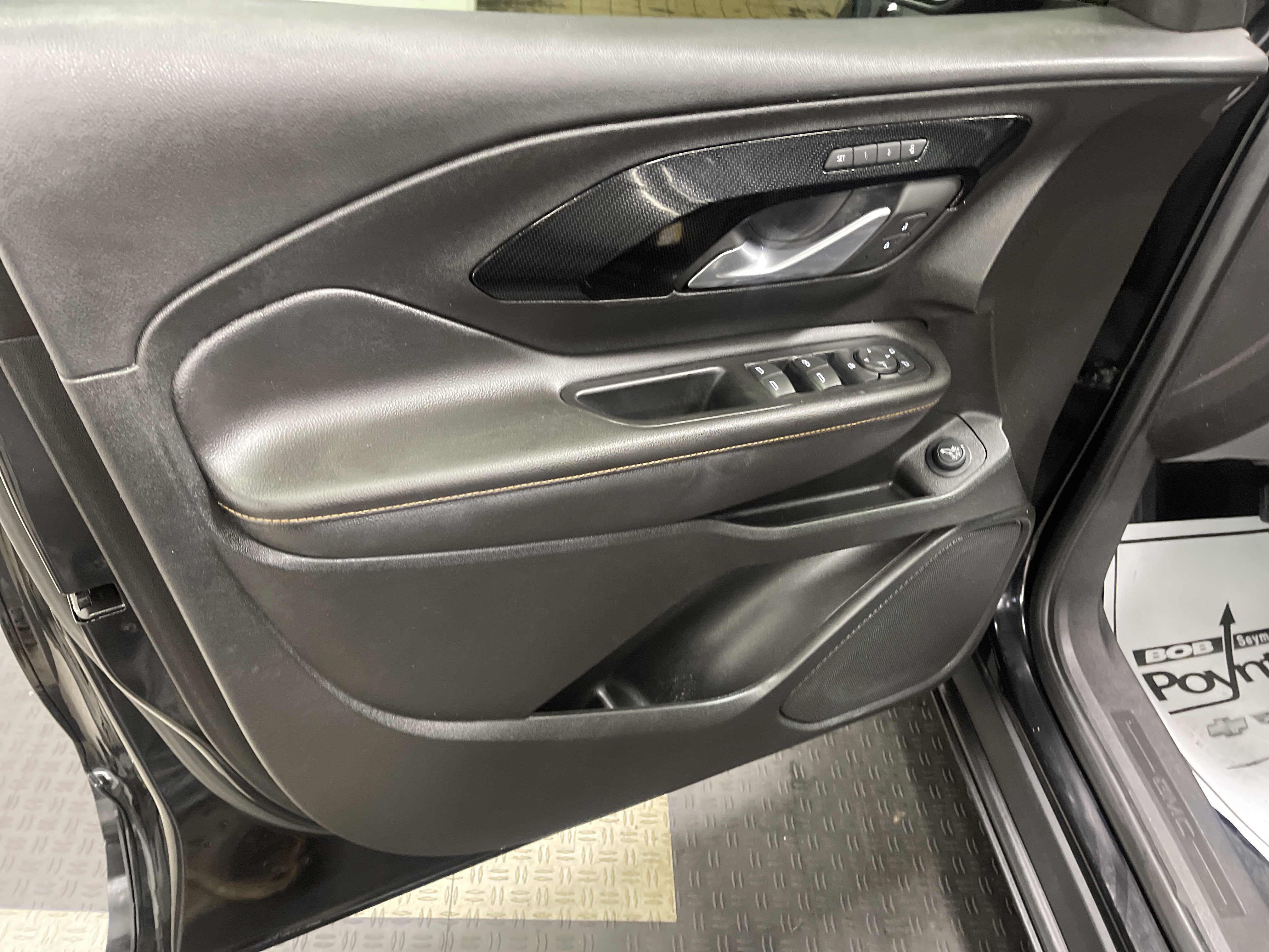 Used 2022 GMC Terrain AT4 image 10