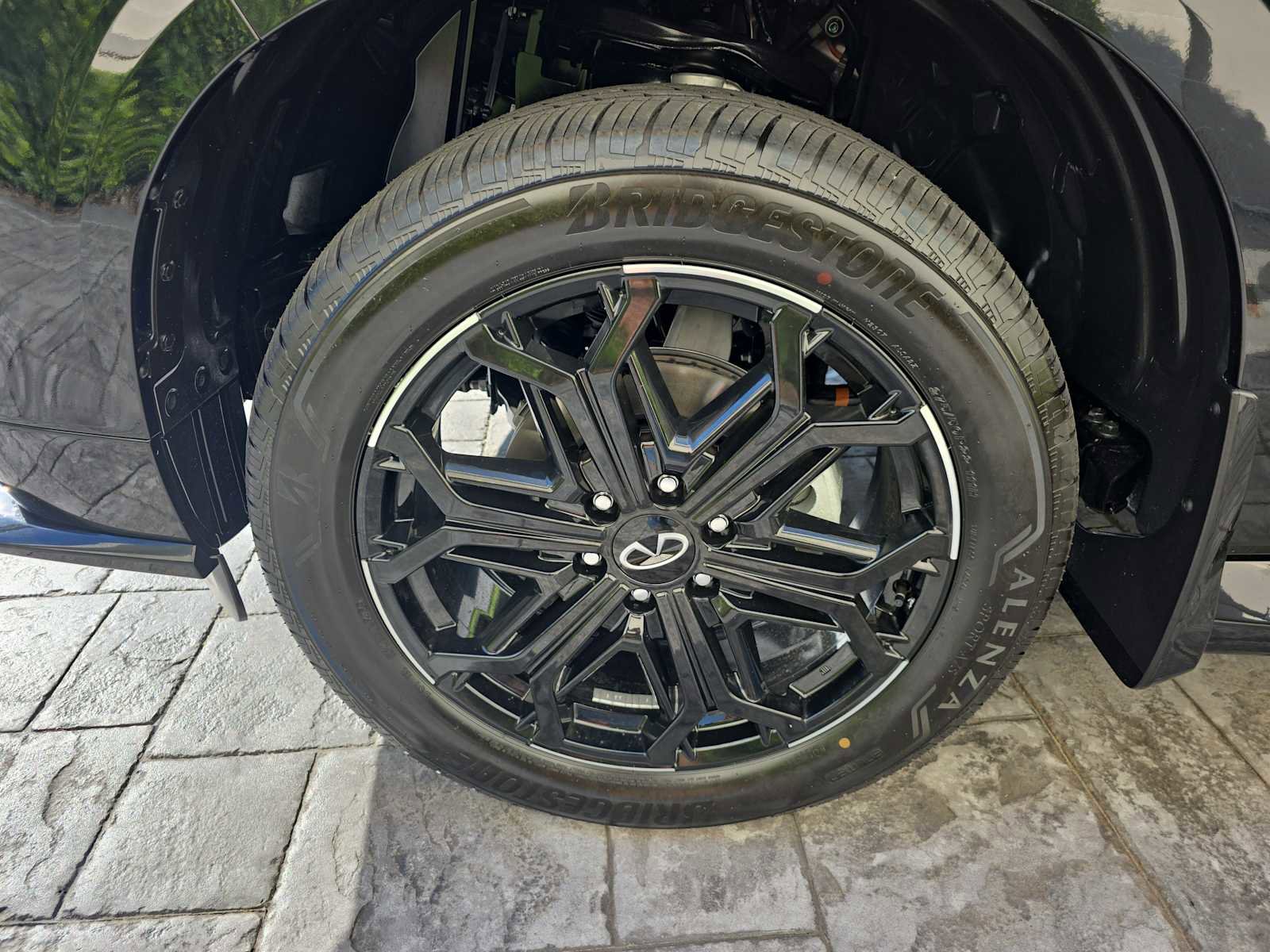 New 2026 INFINITI QX80 4WD w/ Sport Exterior Package image 9