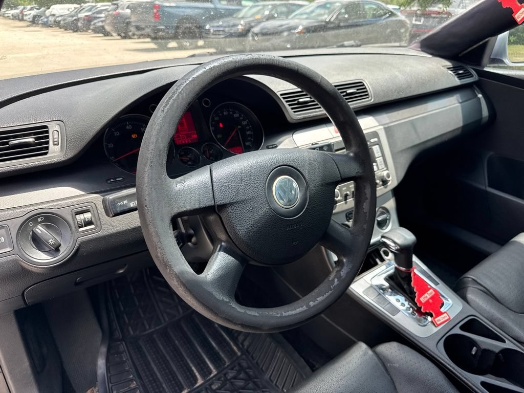 Used 2007 Volkswagen Passat 2.0T FWD image 9