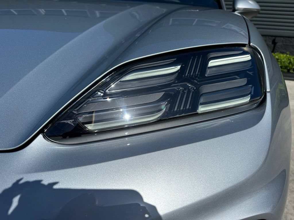 Used 2026 Porsche Macan Electric RWD image 13
