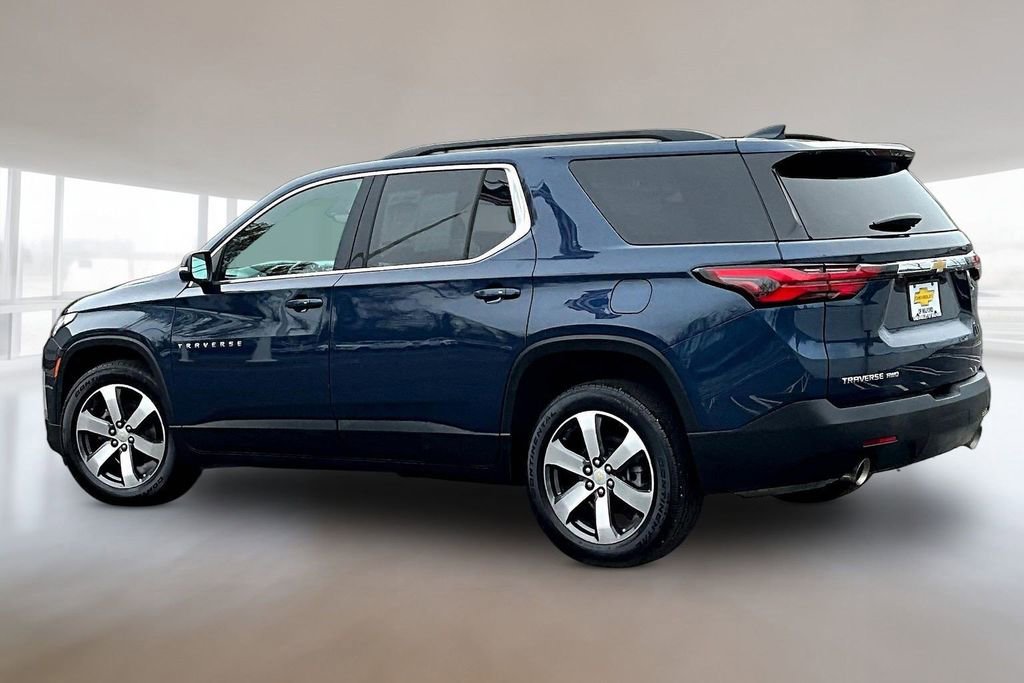 Used 2023 Chevrolet Traverse LT w/ LT Premium Package AWD/4WD image 4