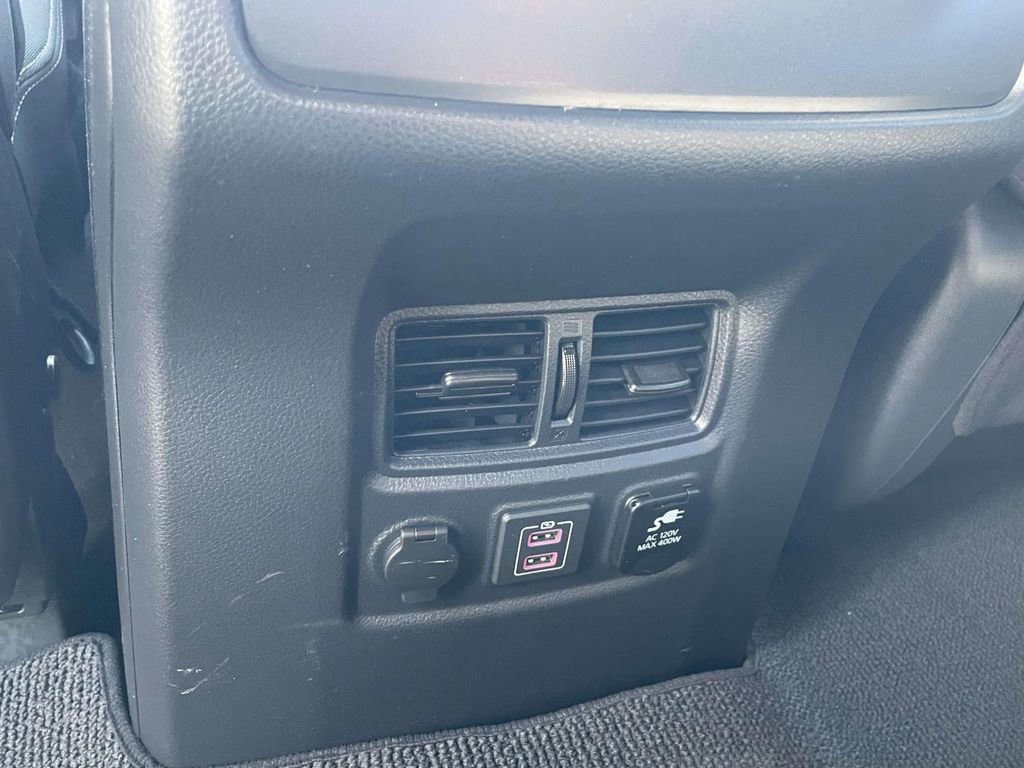 Used 2024 Nissan Titan SV w/ SV Bronze Edition Package RWD image 12