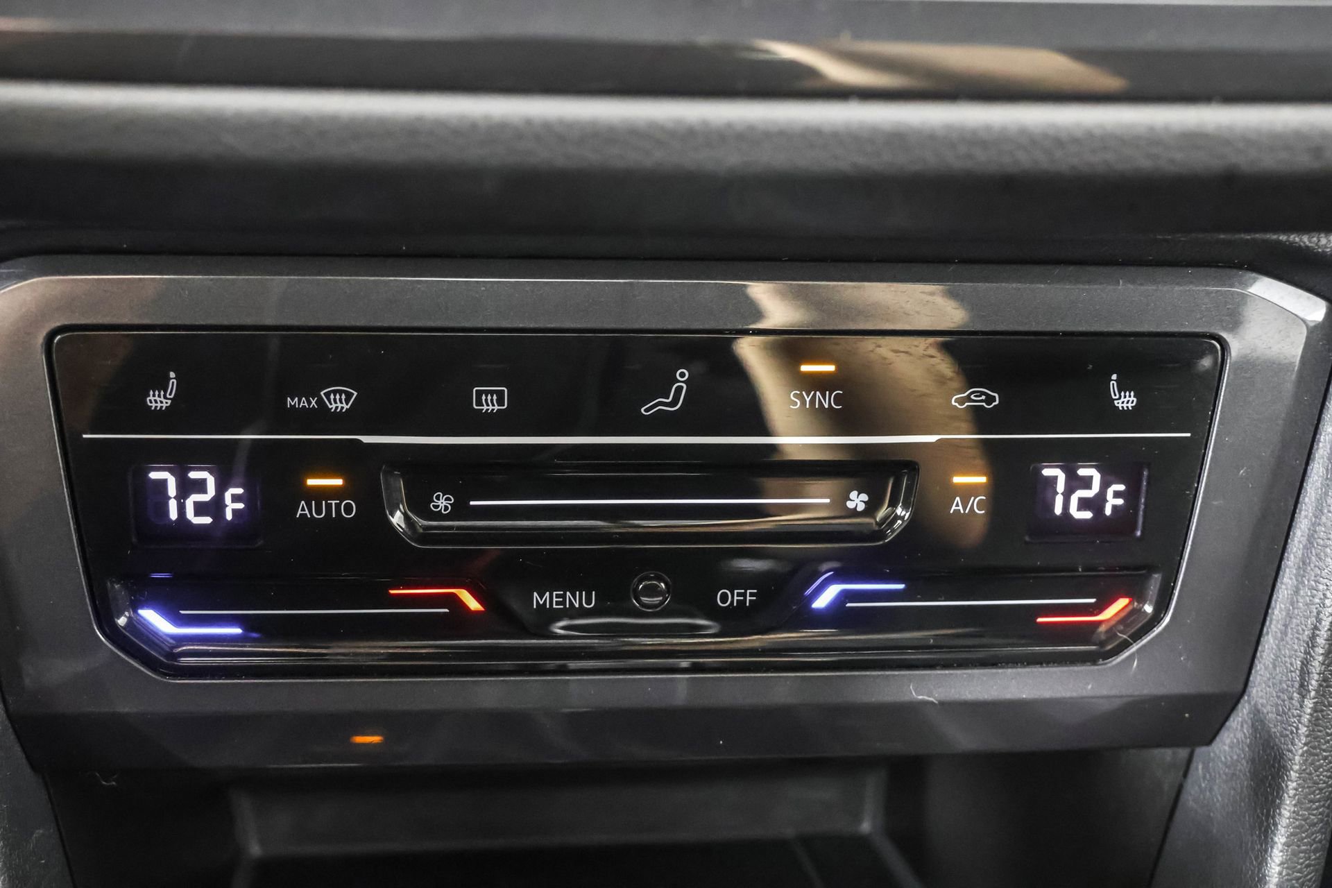 Used 2023 Volkswagen Tiguan SE R-Line image 30