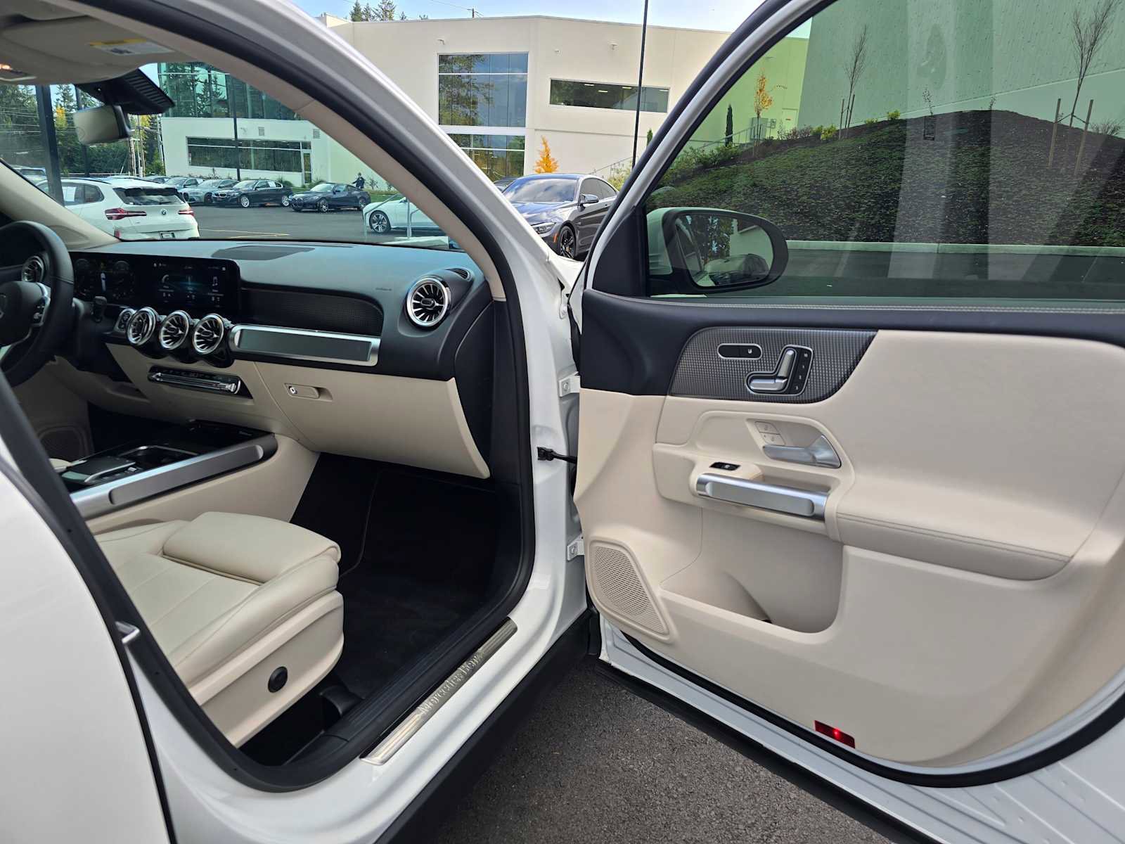 Used 2022 Mercedes-Benz GLB 250 GLB 250 image 10