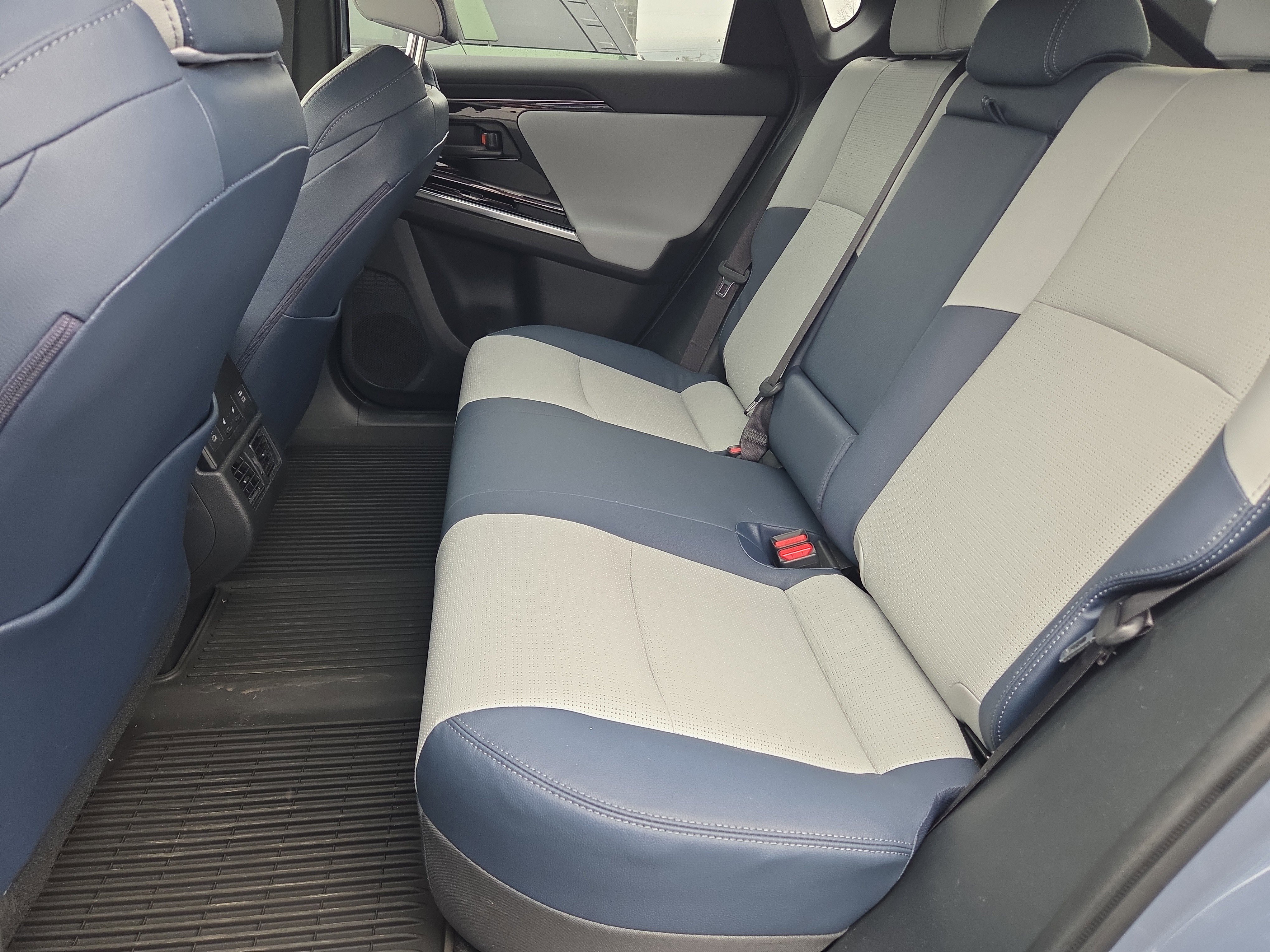 Used 2023 Subaru Solterra AWD image 13