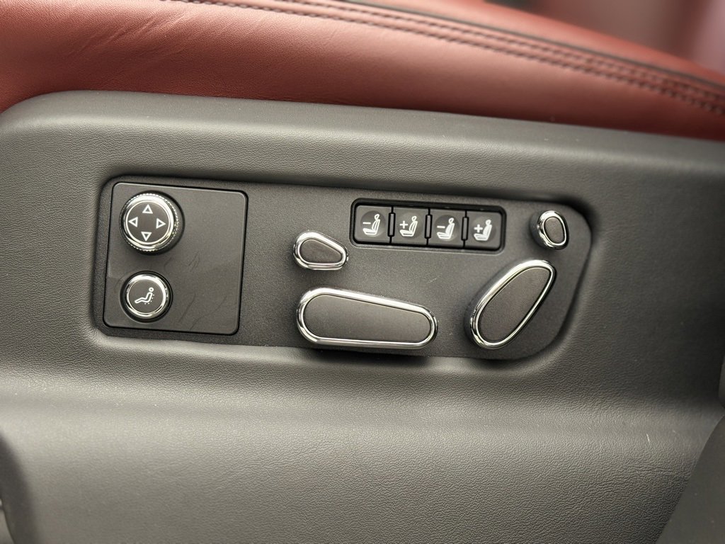 New 2025 Bentley Bentayga image 15