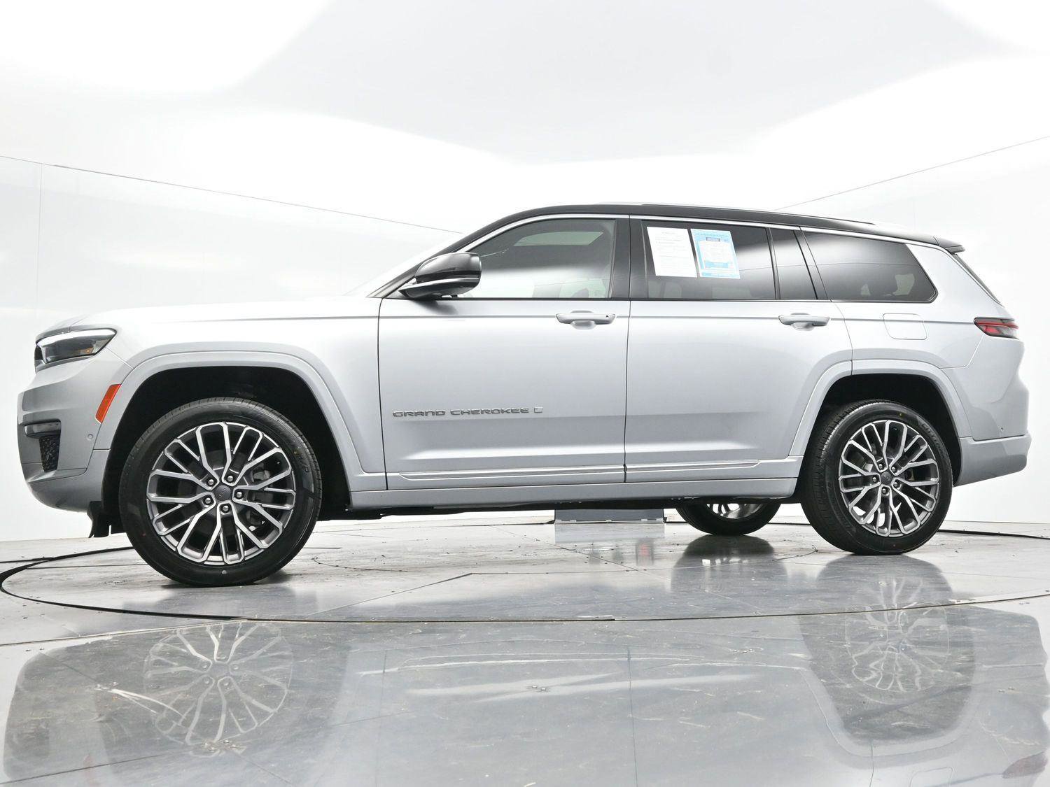 Used 2023 Jeep Grand Cherokee L Summit image 49