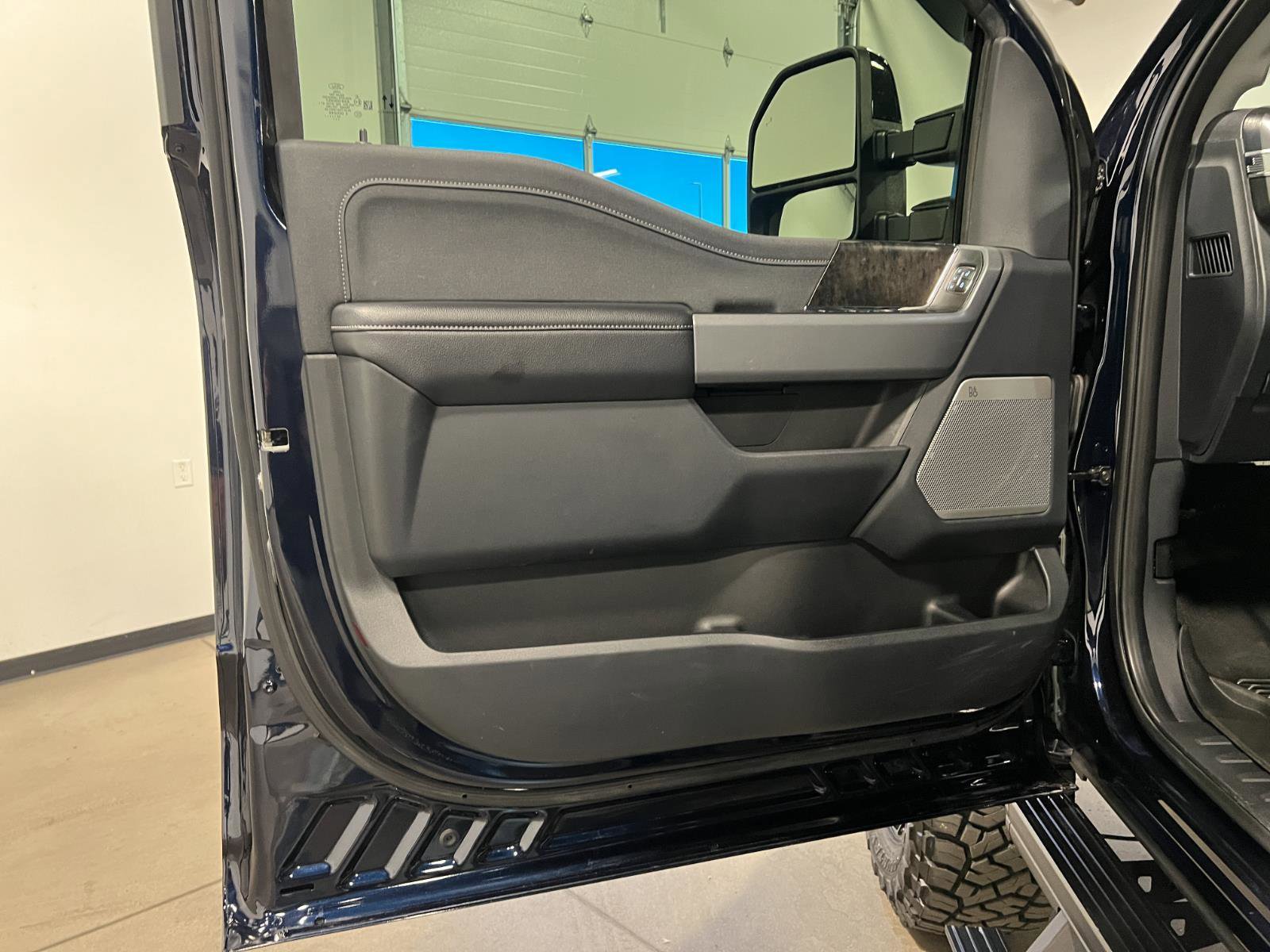 Used 2024 Ford F350 Lariat w/ Lariat Ultimate Package image 26