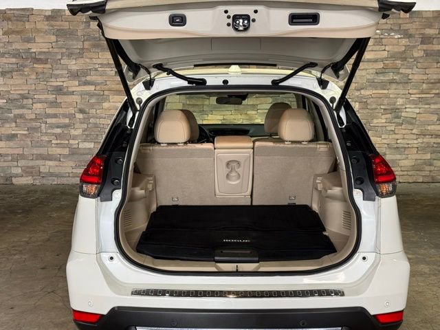 Used 2020 Nissan Rogue SV w/ Premium Package image 8