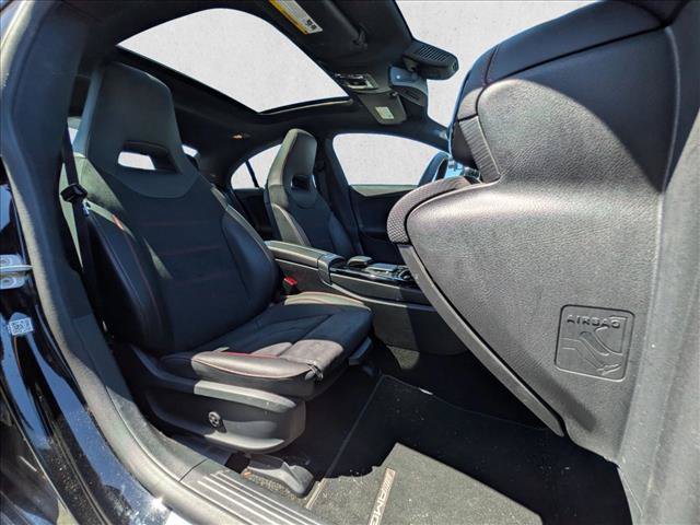 Used 2025 Mercedes-Benz GLC 300 image 3