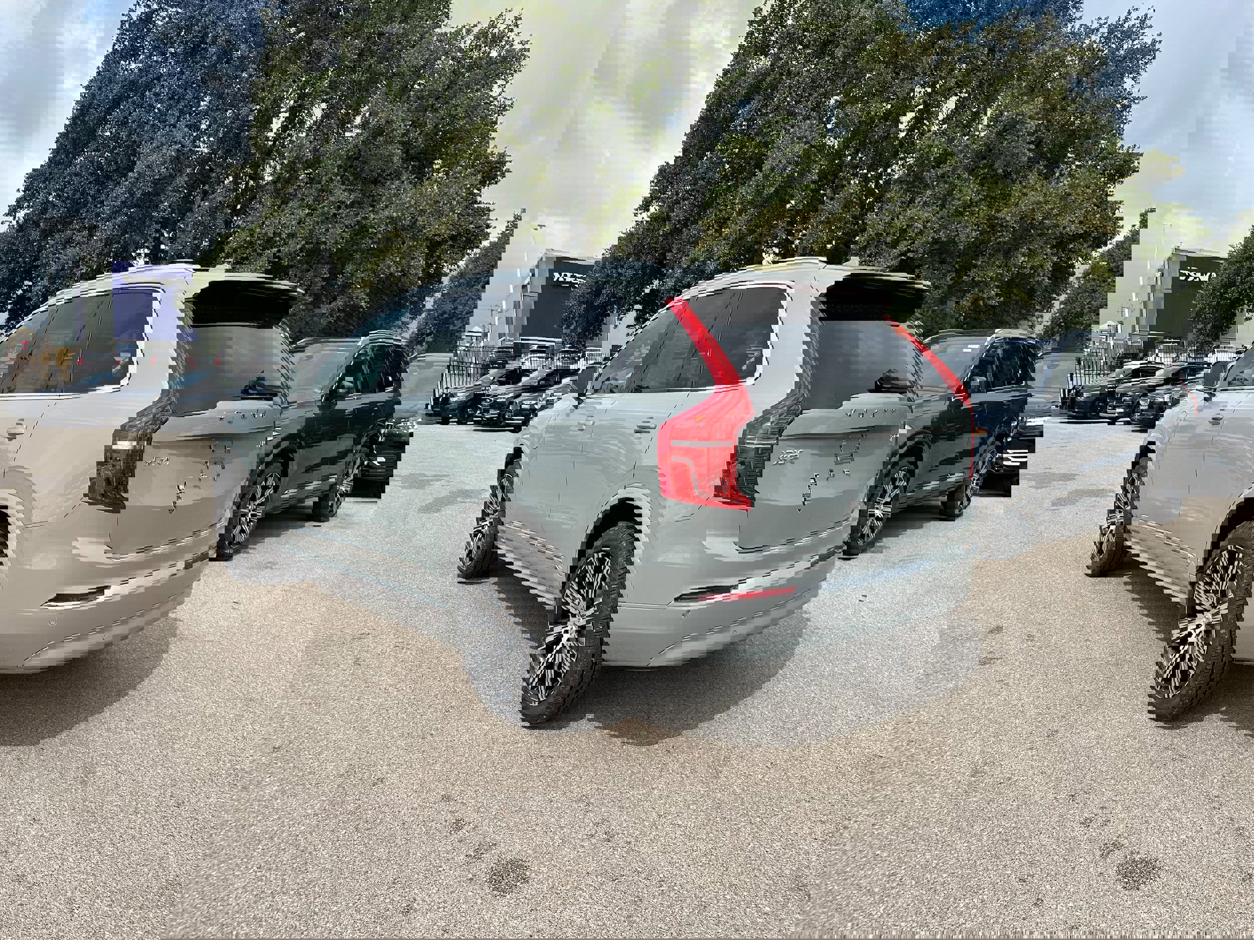 New 2025 Volvo XC90 T8 Core w/ Protection Package Premier image 4