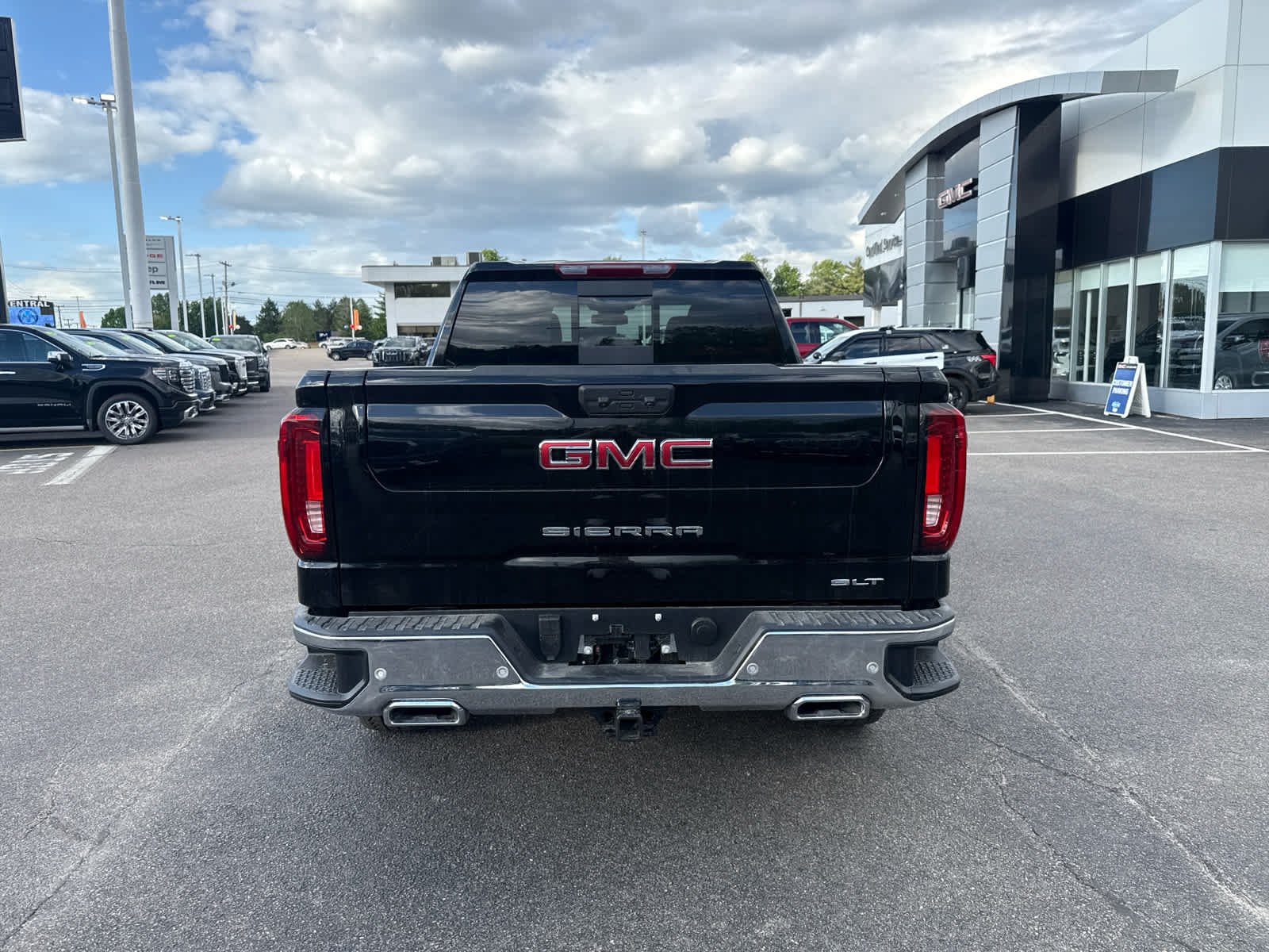 New 2026 GMC Sierra 1500 SLT w/ SLT Premium Plus Package AWD/4WD image 4
