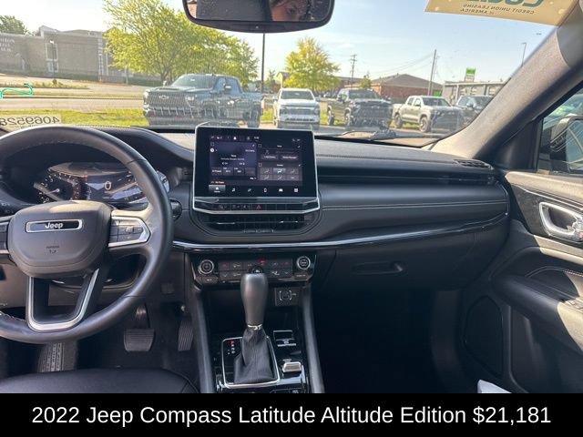 Used 2022 Jeep Compass Latitude w/ Convenience Group AWD/4WD image 28