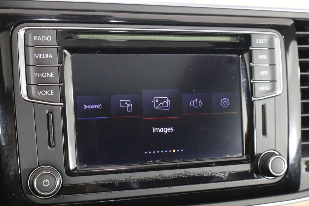 Used 2019 Volkswagen Beetle 2.0T S FWD image 33