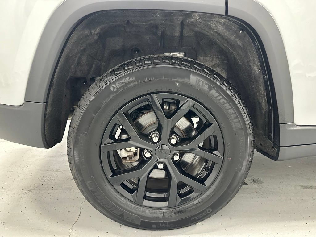 Used 2025 Jeep Grand Cherokee Altitude AWD/4WD image 58