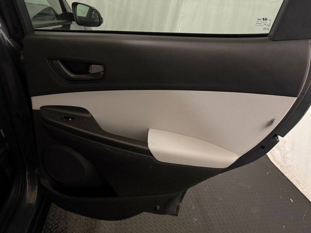 Used 2023 Hyundai Kona SEL image 28