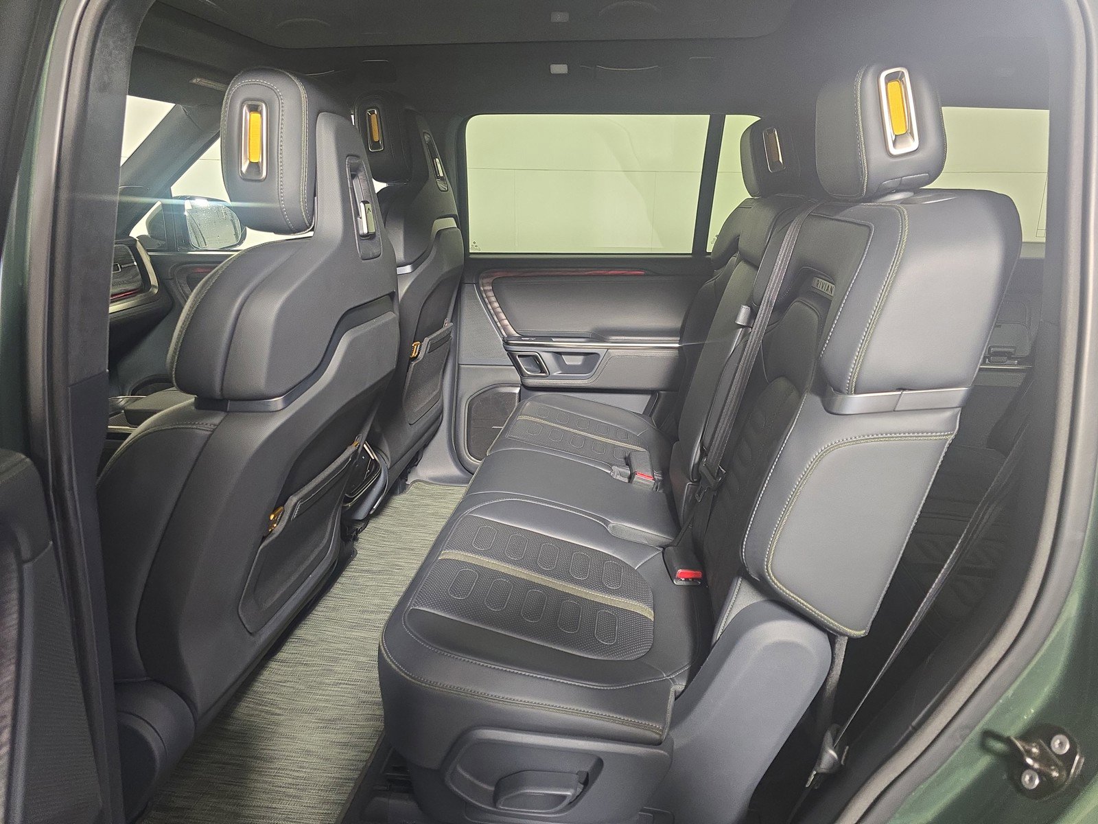 Used 2022 Rivian R1S Launch Edition image 21