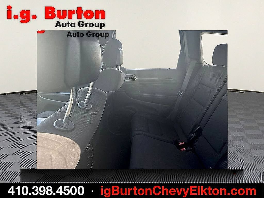 Used 2019 Jeep Grand Cherokee Laredo AWD/4WD image 6