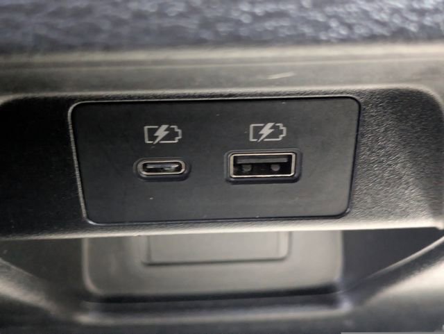 Used 2024 Mitsubishi Outlander SE image 17