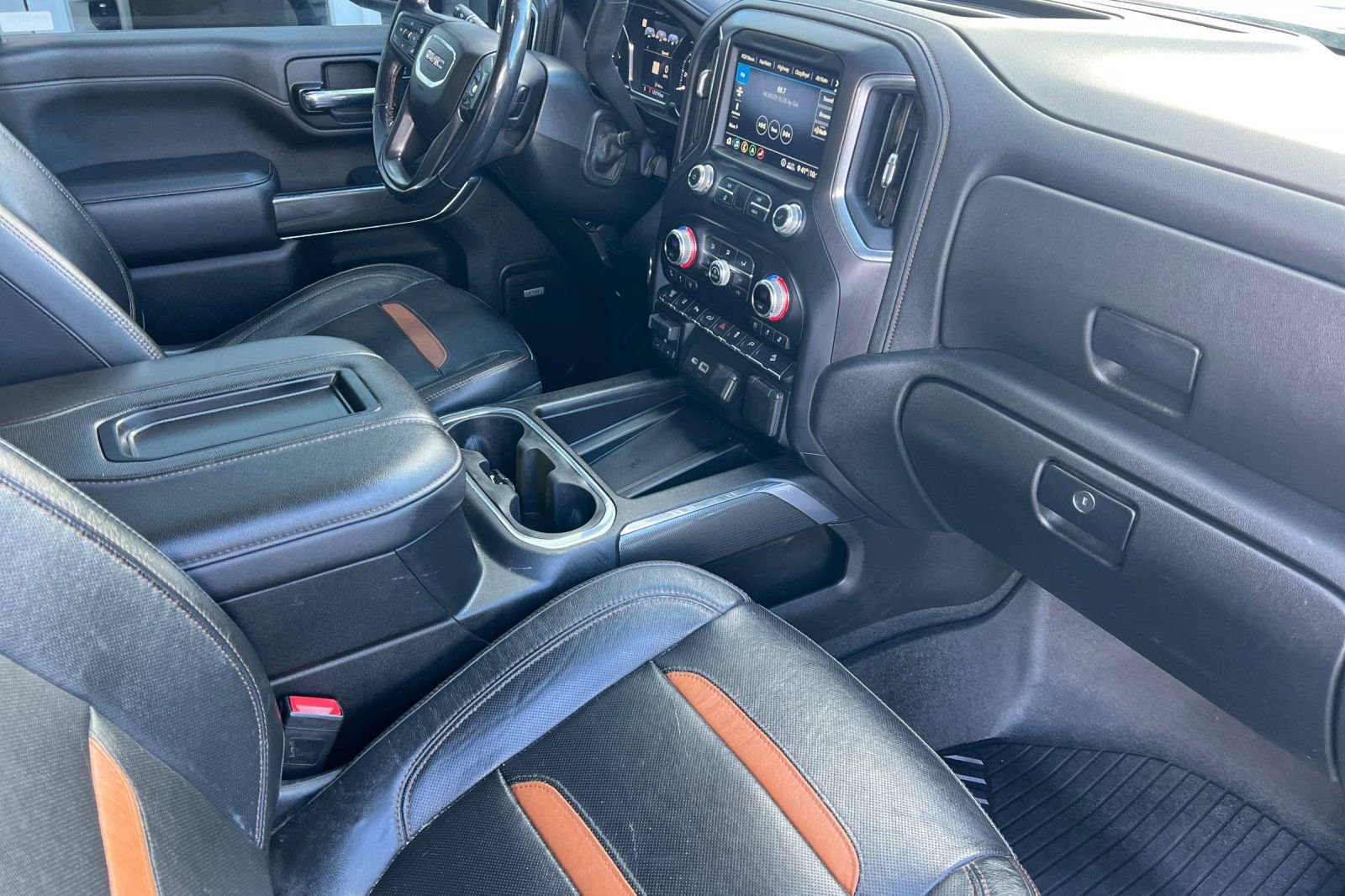 Used 2020 GMC Sierra 2500 AT4 w/ AT4 Premium Package image 15
