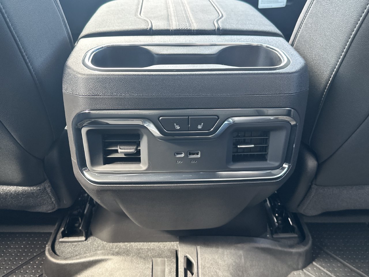 New 2026 Chevrolet Silverado 1500 High Country w/ High Country Premium Package AWD/4WD image 27