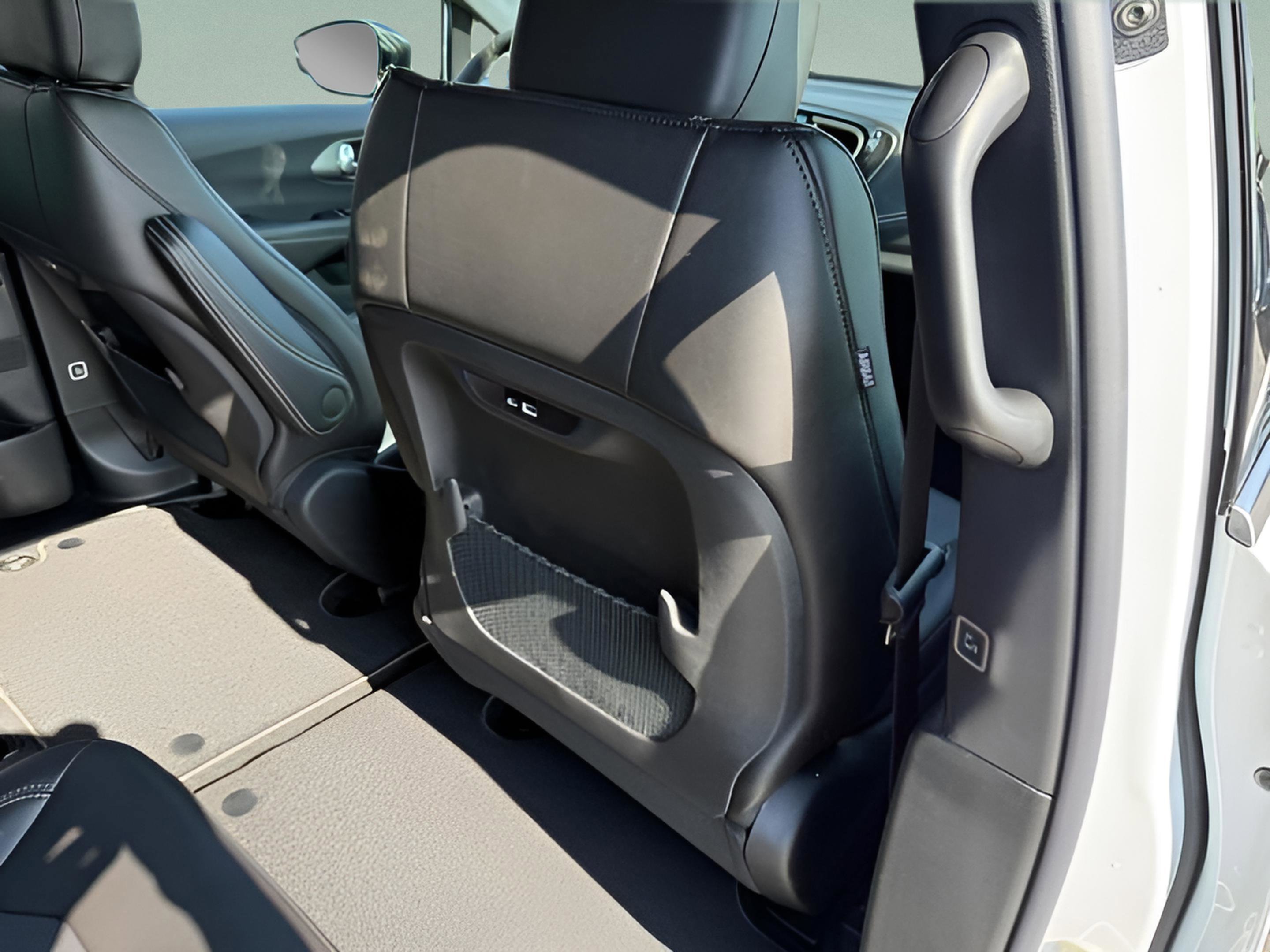 New 2027 Chrysler Pacifica Select FWD image 11