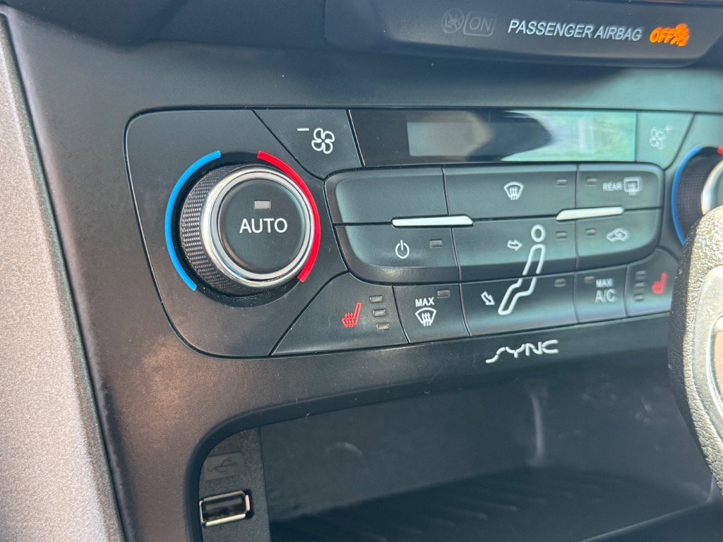 Used 2017 Ford Focus SEL w/ Cold Weather Package image 29