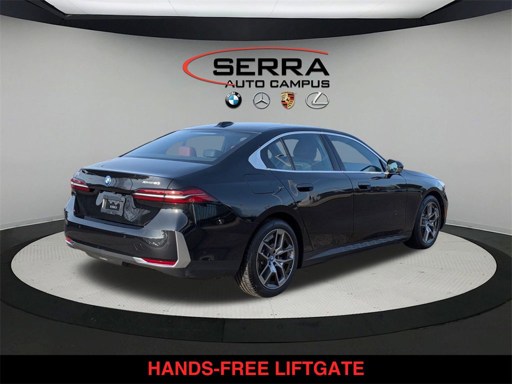 Used 2025 BMW i5 xDrive40 w/ Premium Package image 3