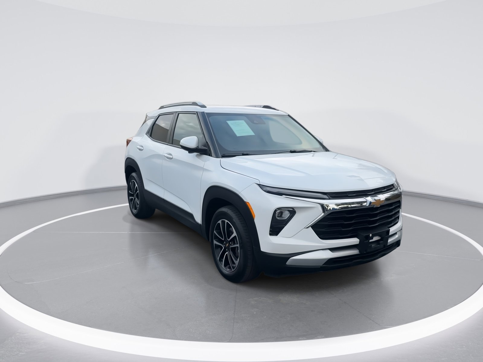 Certified 2025 Chevrolet TrailBlazer LT w/ Convenience Package image 2