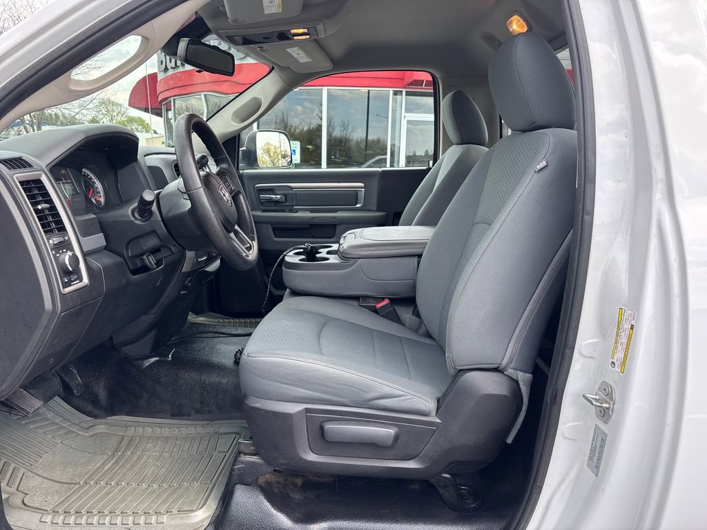 Used 2016 RAM 2500 Tradesman w/ Chrome Appearance Group AWD/4WD image 11