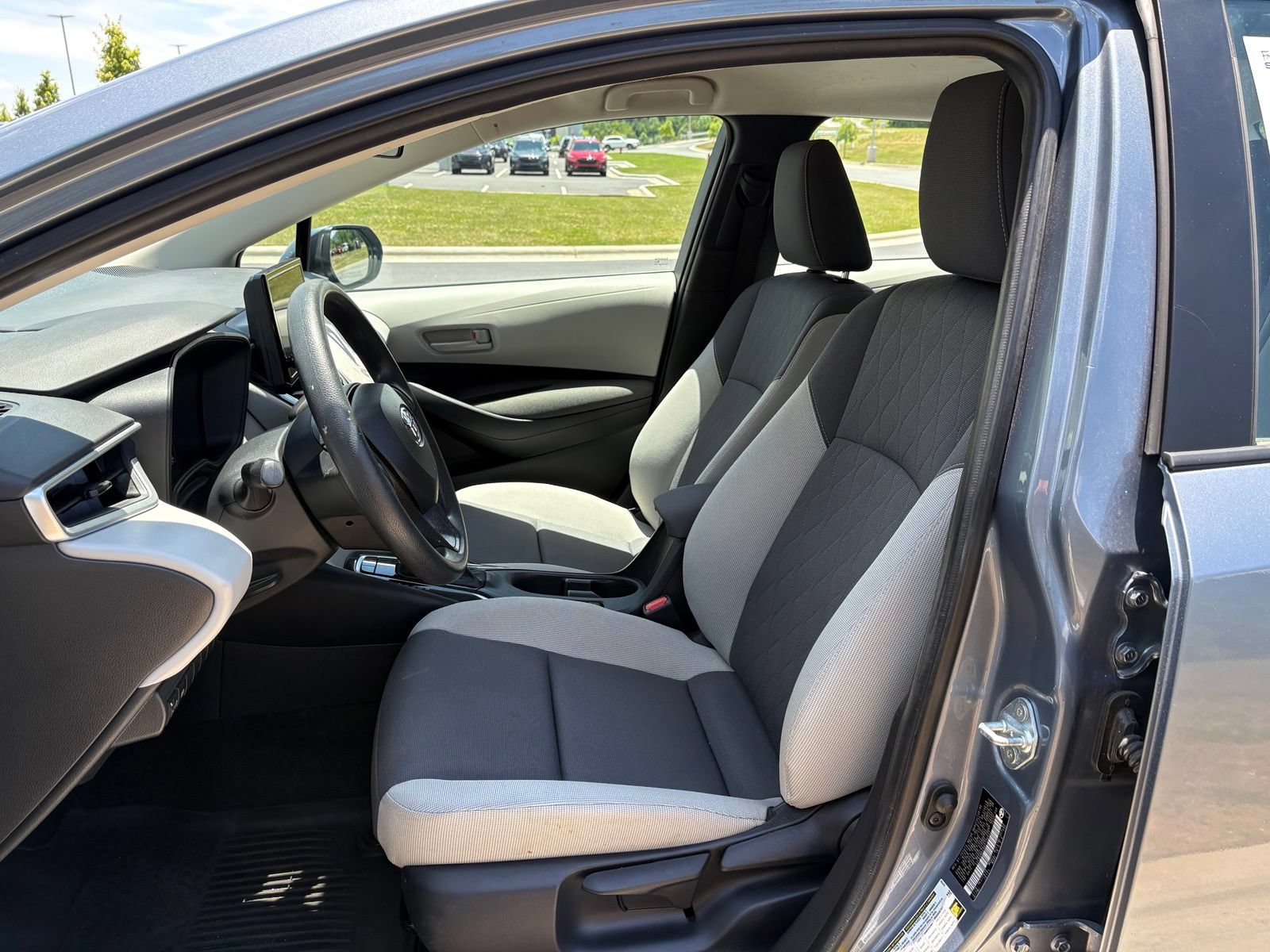 Used 2024 Toyota Corolla LE FWD image 24