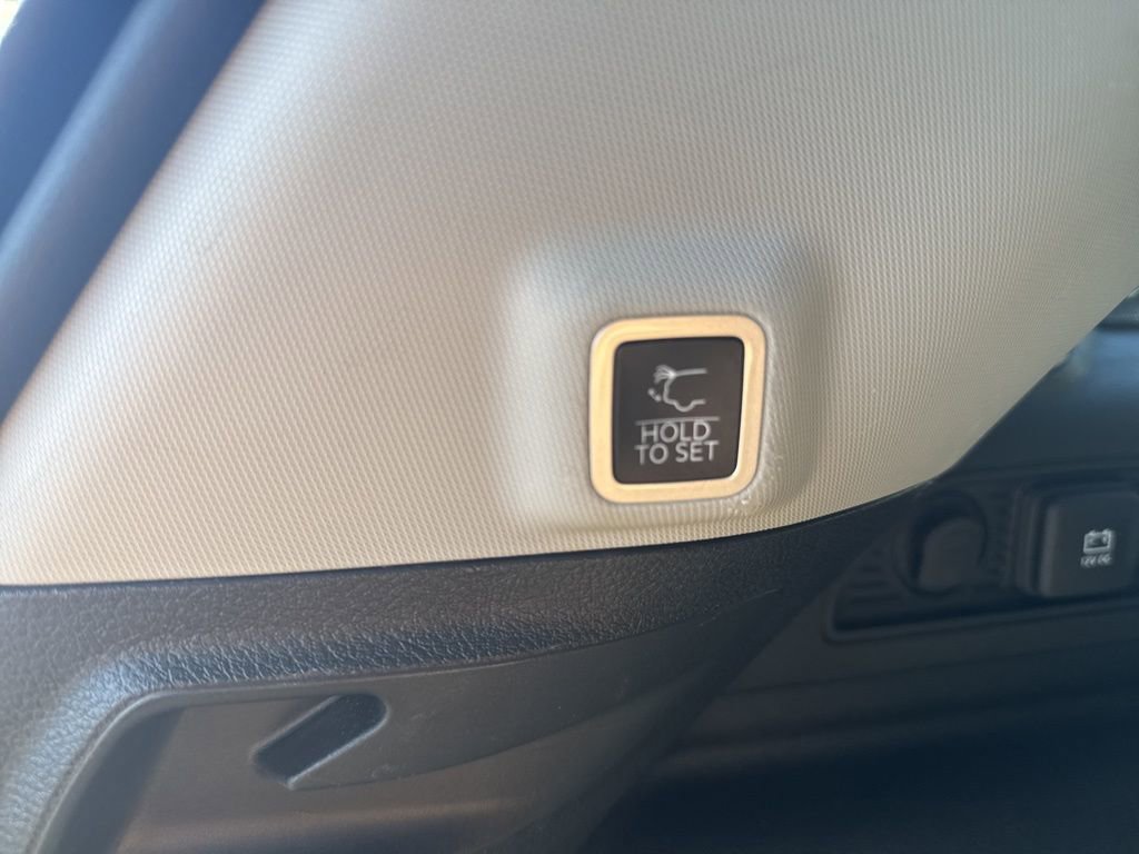 Used 2023 Jeep Grand Cherokee 4WD 4xe image 34