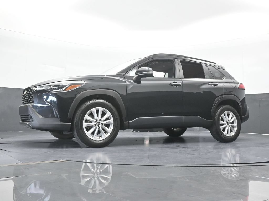 Used 2022 Toyota Corolla Cross LE w/ Moonroof Package FWD image 50