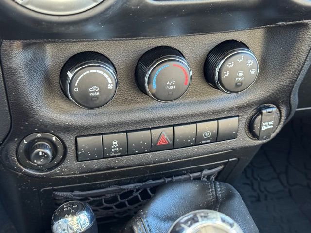 Used 2017 Jeep Wrangler Unlimited Sahara w/ Connectivity Group image 23