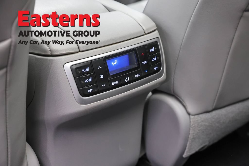 Used 2017 Toyota Highlander Limited Platinum AWD/4WD image 26
