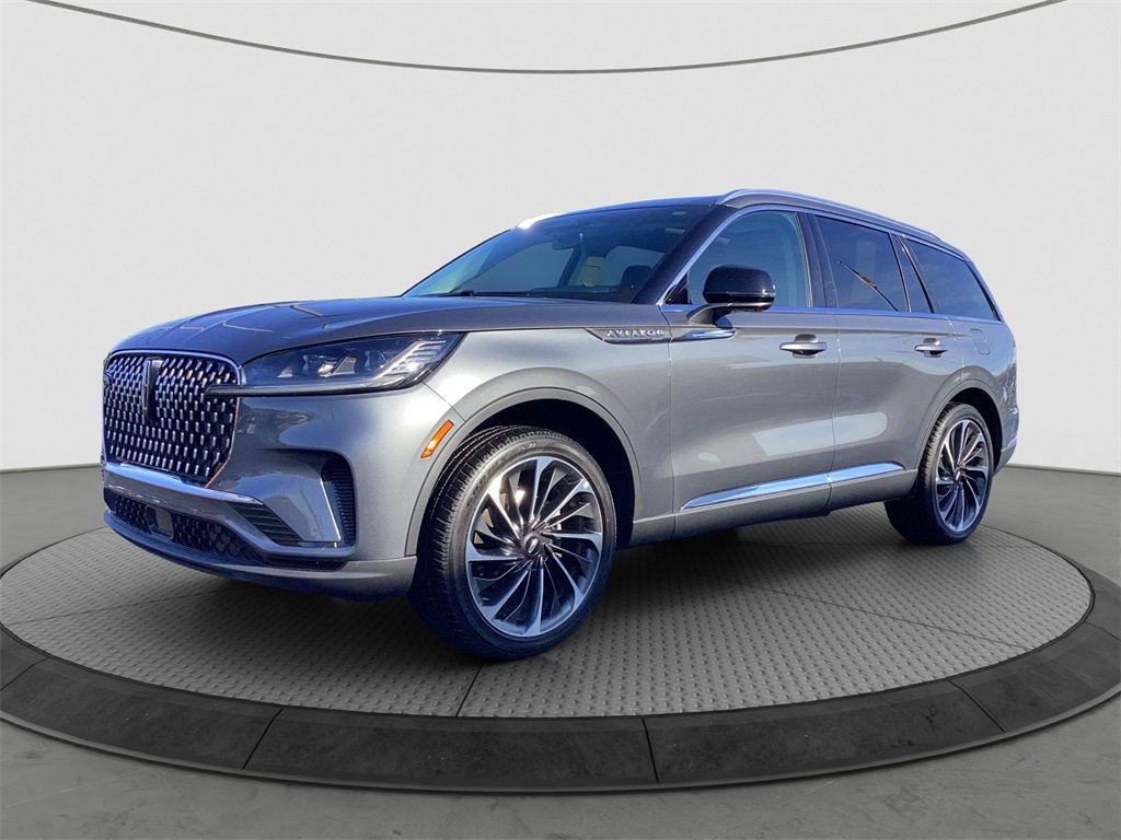 Used 2025 Lincoln Aviator Reserve w/ Equipment Group 201A image 3